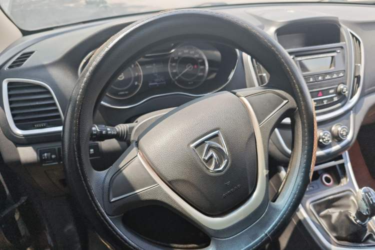 Used Baojun 560 2015 1.8L manual Comfort trim level Steering Wheel