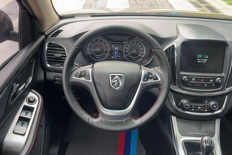 Used Baojun 560 2015 1.8L manual luxury version Steering Wheel