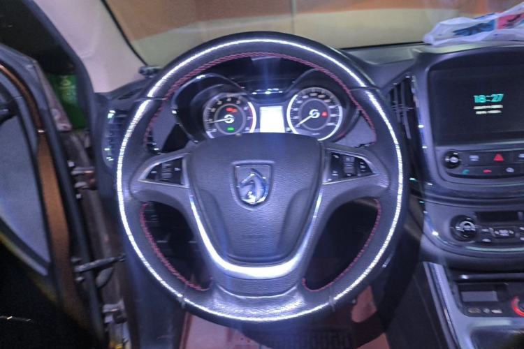 Used Baojun 560 2015 1.8L manual luxury version Steering Wheel