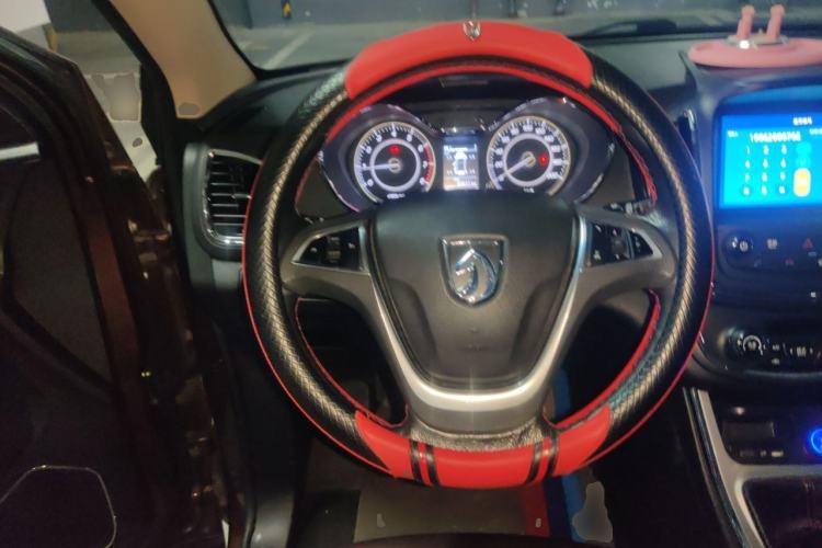Used Baojun 560 2015 1.8L manual luxury version Steering Wheel