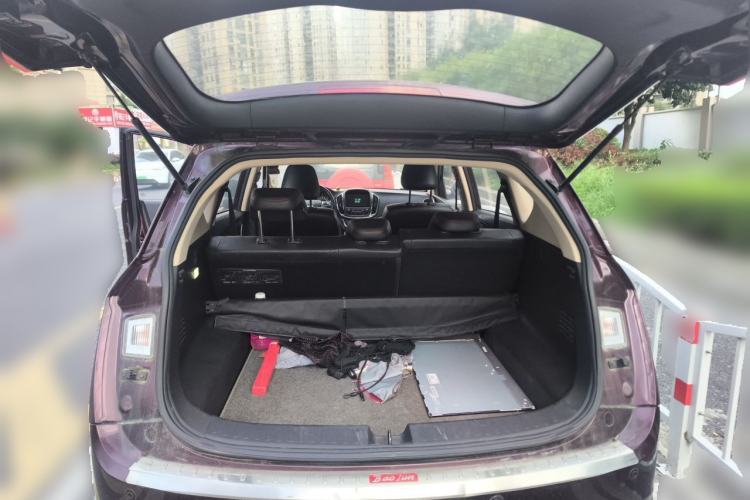 Used Baojun 560 2015 1.8L manual luxury version Trunk