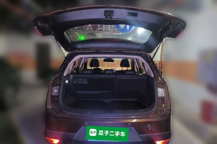 Used Baojun 560 2015 1.8L manual luxury version Trunk