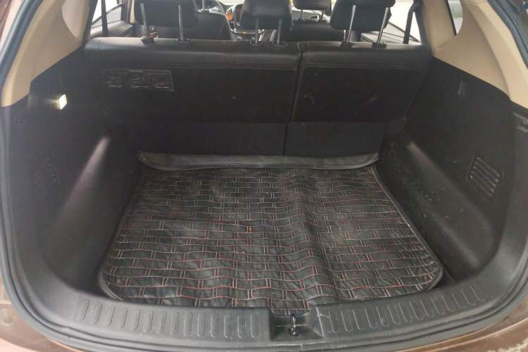 Used Baojun 560 2015 1.8L Manual Elite Edition Trunk