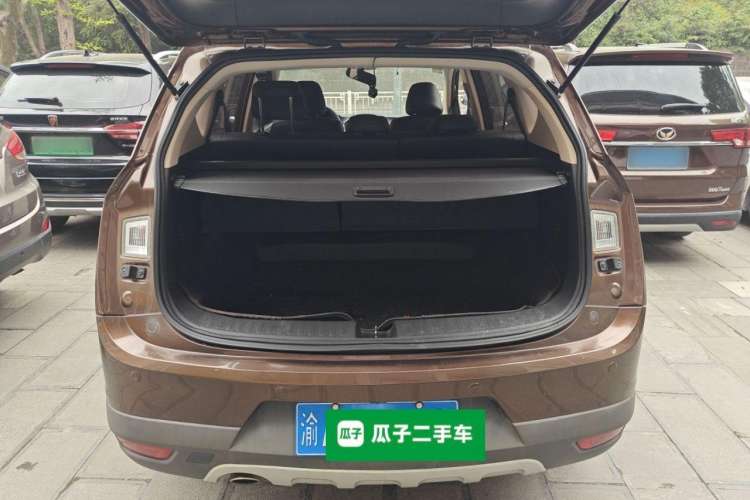 Used Baojun 560 2015 1.8L Manual Elite Edition Trunk