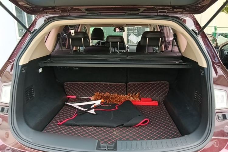 Used Baojun 560 2015 1.8L Manual Elite Edition Trunk