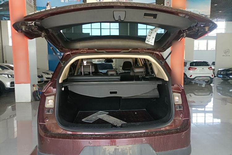 Used Baojun 560 2015 1.8L manual luxury version Trunk