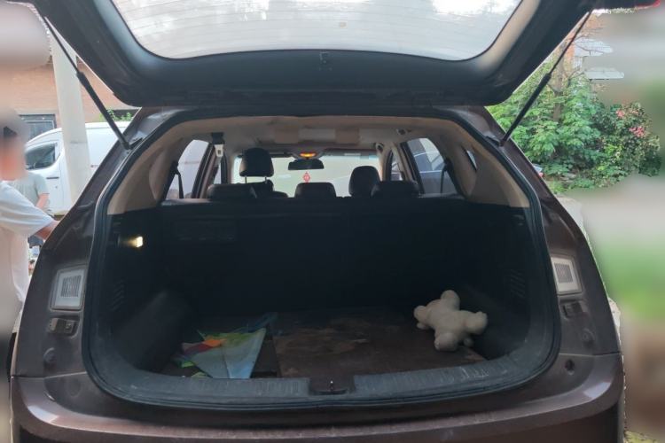Used Baojun 560 2015 1.8L manual luxury version Trunk