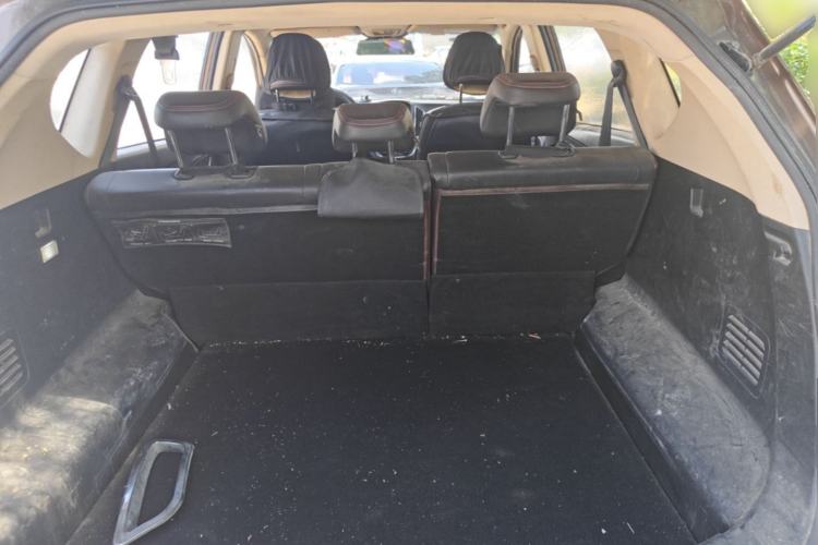 Used Baojun 560 2015 1.8L manual luxury version Trunk