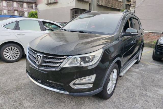 Used Baojun 560 2015 1.8L manual Comfort trim level