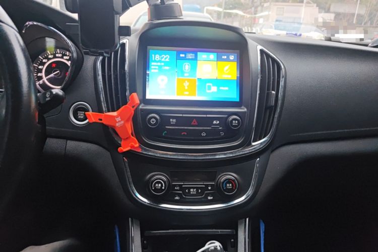 Used Baojun 560 2015 1.8L manual luxury version Audio And AC Panel