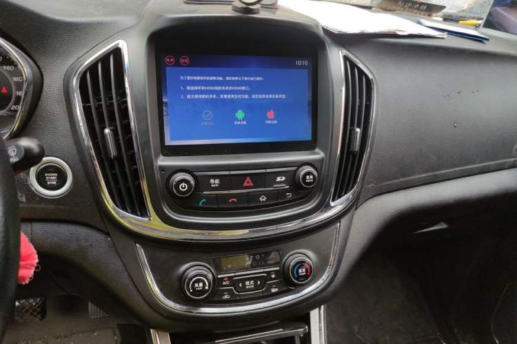 Used Baojun 560 2015 1.8L manual luxury version Audio And AC Panel