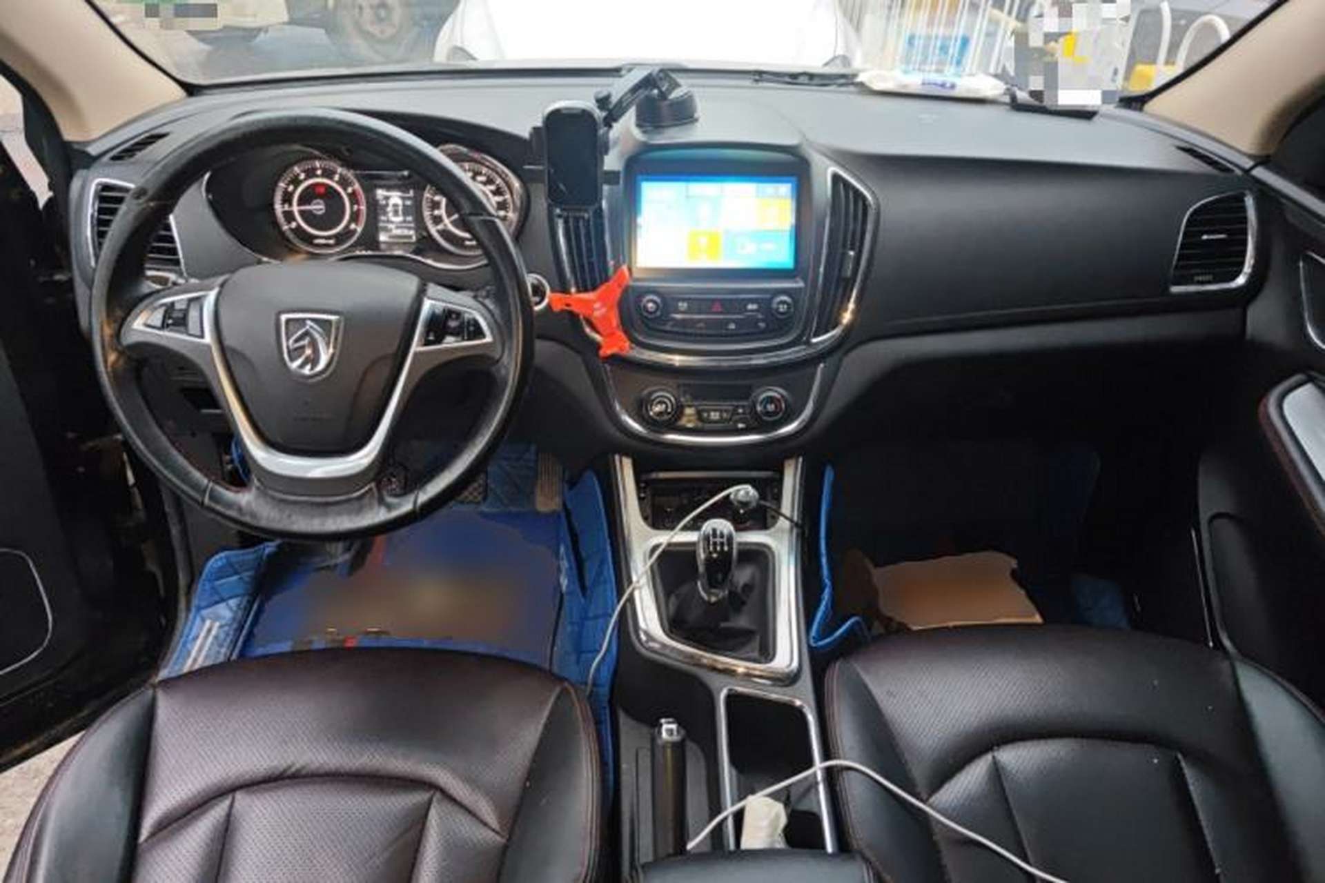 Used Baojun 560 2015 1.8L manual luxury version Center Console