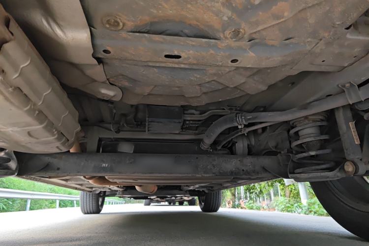 Used Baojun 560 2015 1.8L manual luxury version Chassis Rear