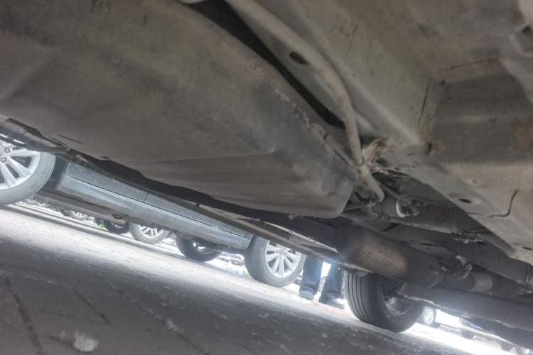 Used Baojun 560 2015 1.8L manual luxury version Chassis Rear Right