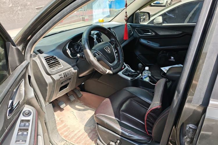 Used Baojun 560 2015 1.8L manual luxury version Driver Seat