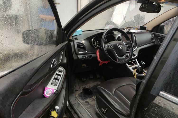 Used Baojun 560 2015 1.8L manual luxury version Driver Seat