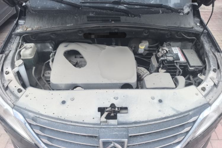 Used Baojun 560 2015 1.8L manual luxury version Engine Bay