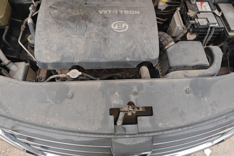 Used Baojun 560 2015 1.8L manual luxury version Engine Bay