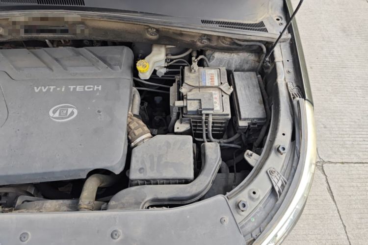 Used Baojun 560 2015 1.8L manual luxury version Engine Bay Left