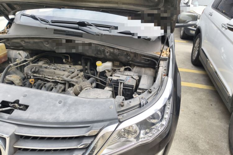 Used Baojun 560 2015 1.8L manual Comfort trim level Engine Bay Left