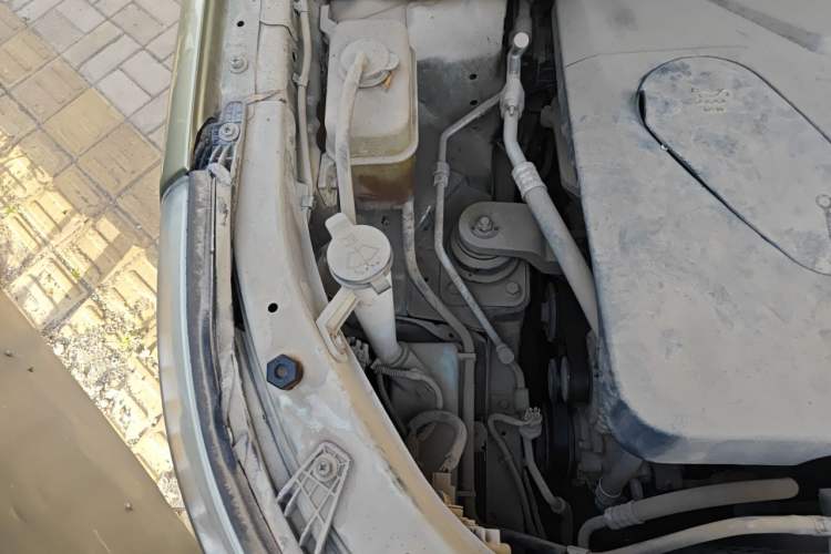 Used Baojun 560 2015 1.8L manual luxury version Engine Bay Right