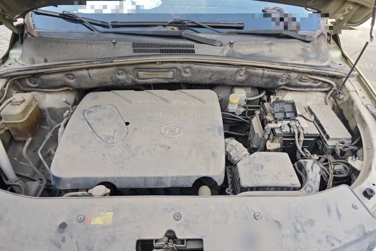 Used Baojun 560 2015 1.8L manual luxury version Engine Bay
