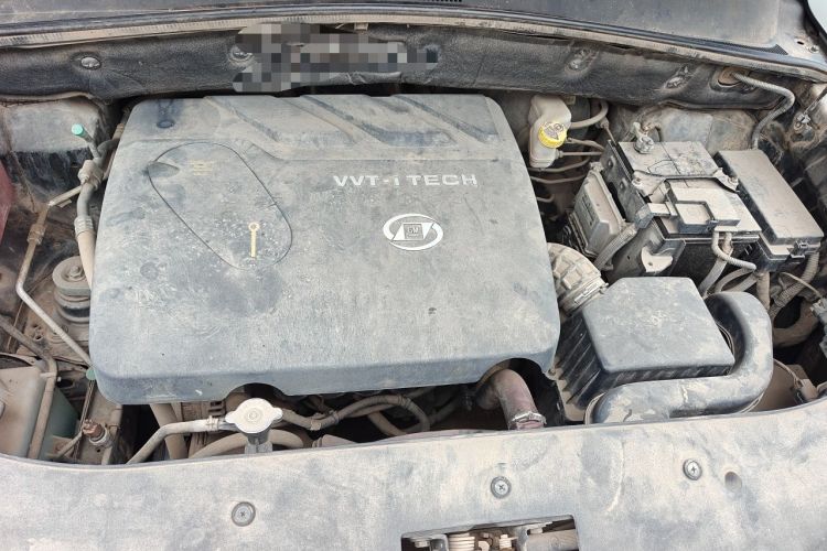 Used Baojun 560 2015 1.8L manual luxury version Engine Bay