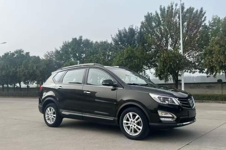 Used Baojun 560 2015 1.8L Manual Elite Edition Exterior 2
