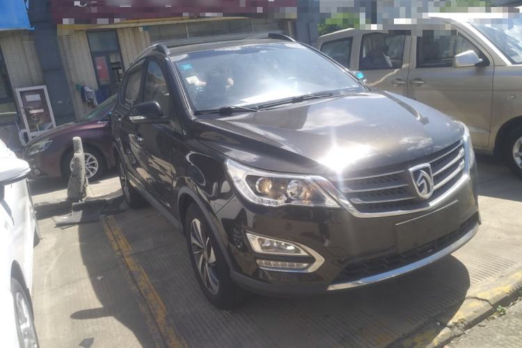 Used Baojun 560 2015 1.8L manual luxury version Exterior 2