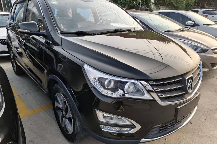 Used Baojun 560 2015 1.8L manual luxury version Exterior 2