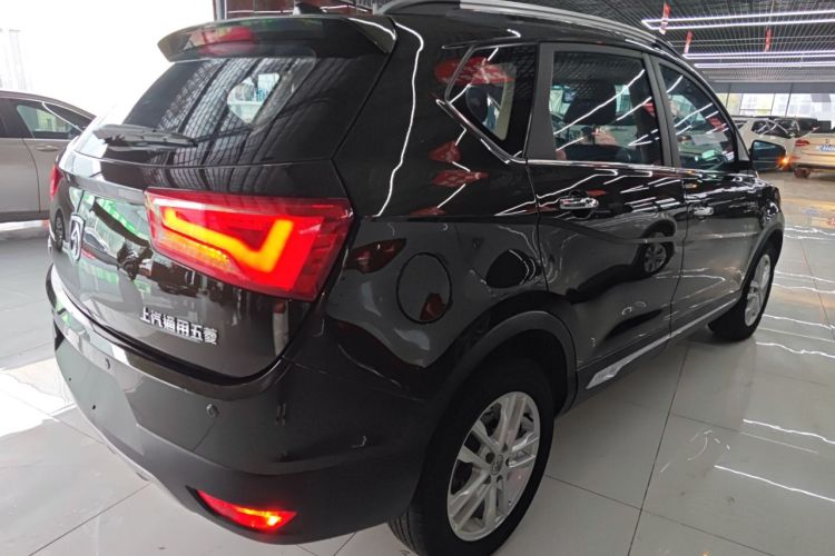 Used Baojun 560 2015 1.8L Manual Elite Edition Exterior 5