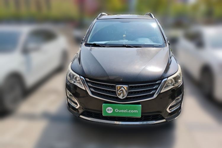 Used Baojun 560 2015 1.8L manual luxury version Front