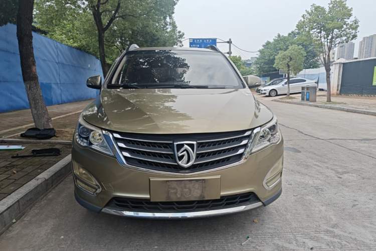 Used Baojun 560 2015 1.8L manual Comfort trim level Front