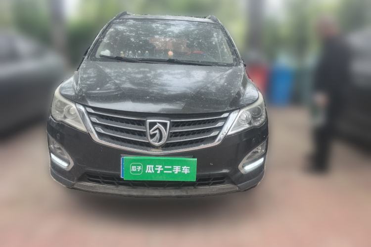 Used Baojun 560 2015 1.8L manual luxury version Front