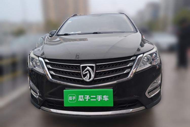 Used Baojun 560 2015 1.8L manual luxury version Front