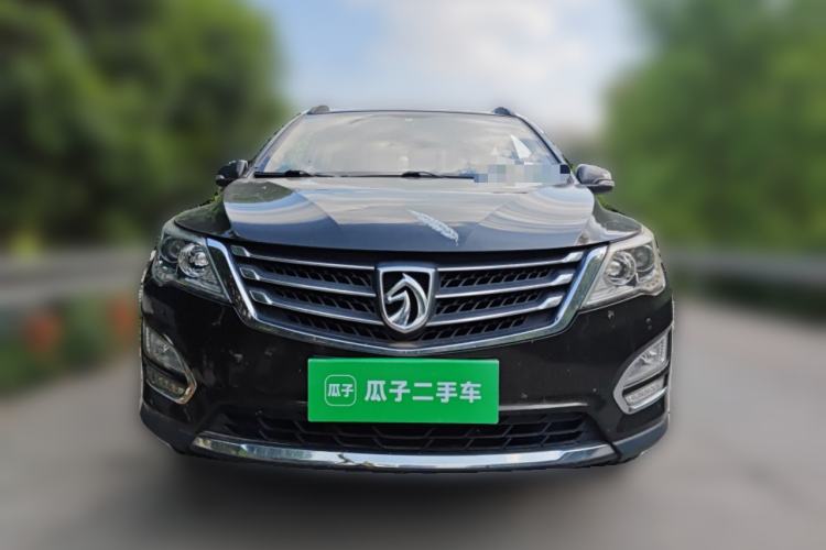 Used Baojun 560 2015 1.8L manual luxury version Front
