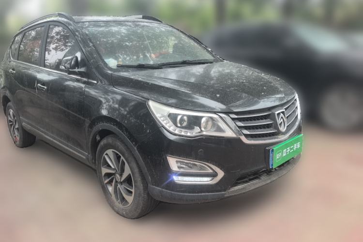 Used Baojun 560 2015 1.8L manual luxury version Front Right 45 Deg