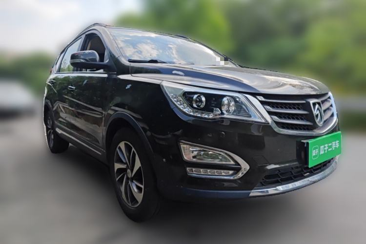 Used Baojun 560 2015 1.8L manual luxury version Front Right 45 Deg