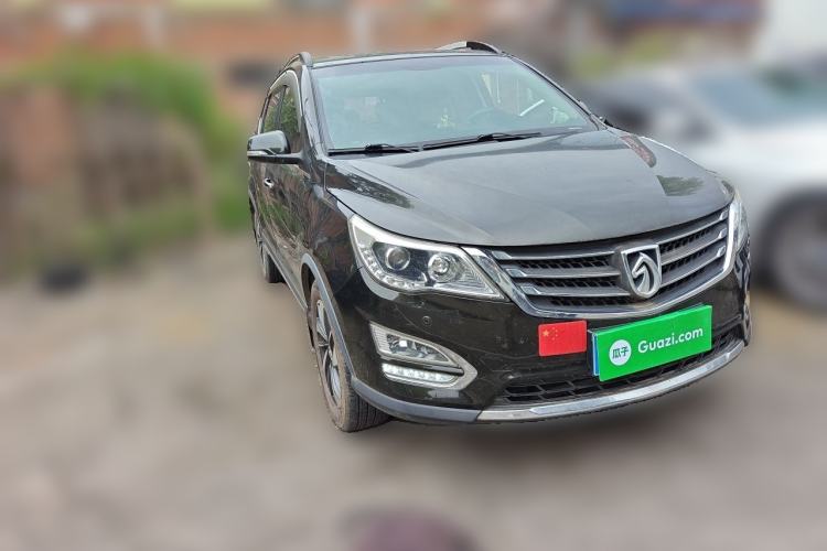 Used Baojun 560 2015 1.8L manual luxury version Front Right 45 Deg