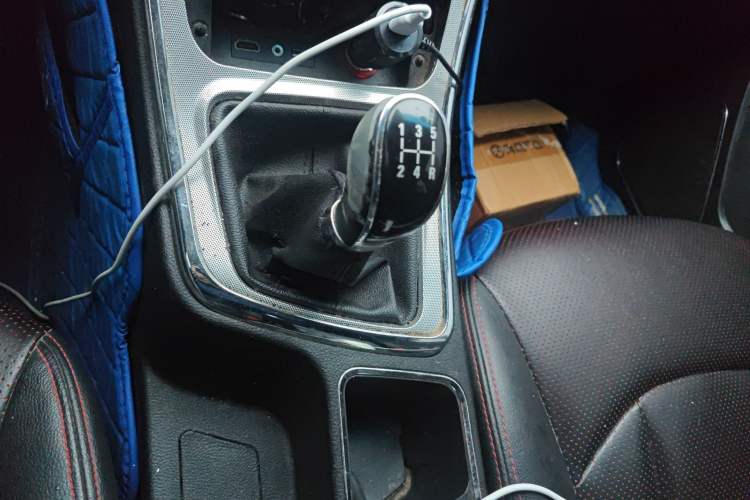 Used Baojun 560 2015 1.8L manual luxury version Gear Lever