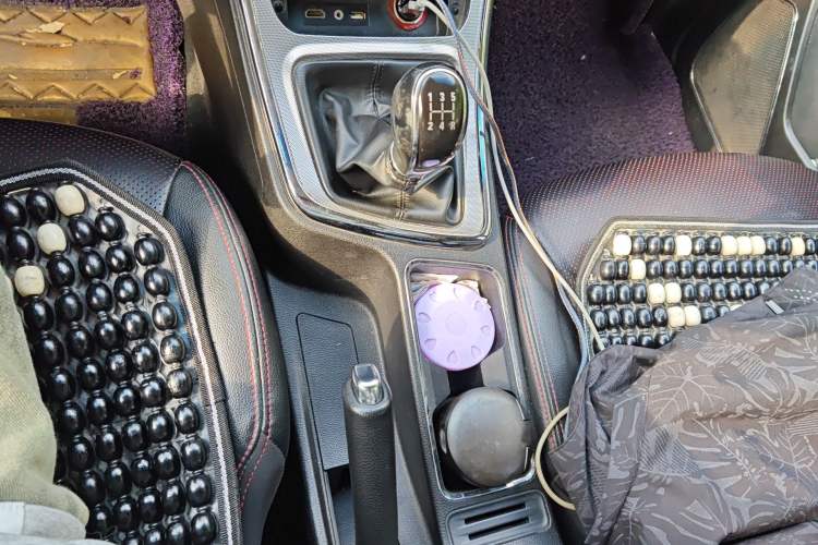 Used Baojun 560 2015 1.8L manual luxury version Gear Lever