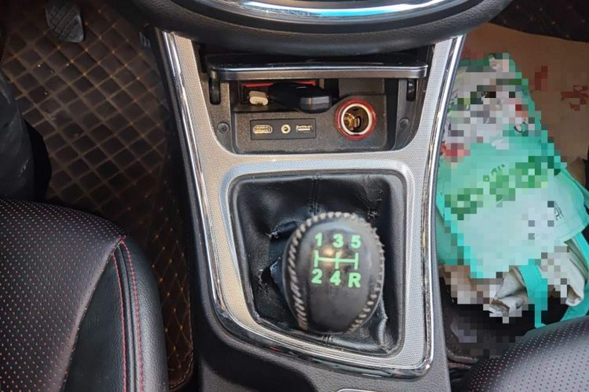 Used Baojun 560 2015 1.8L manual luxury version Gear Lever