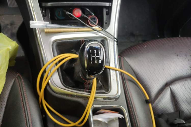 Used Baojun 560 2015 1.8L manual luxury version Gear Lever