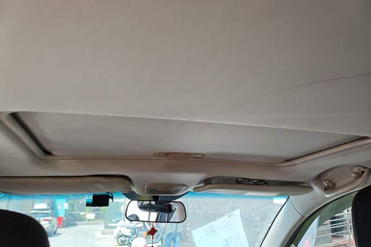 Used Baojun 560 2015 1.8L manual luxury version Headliner