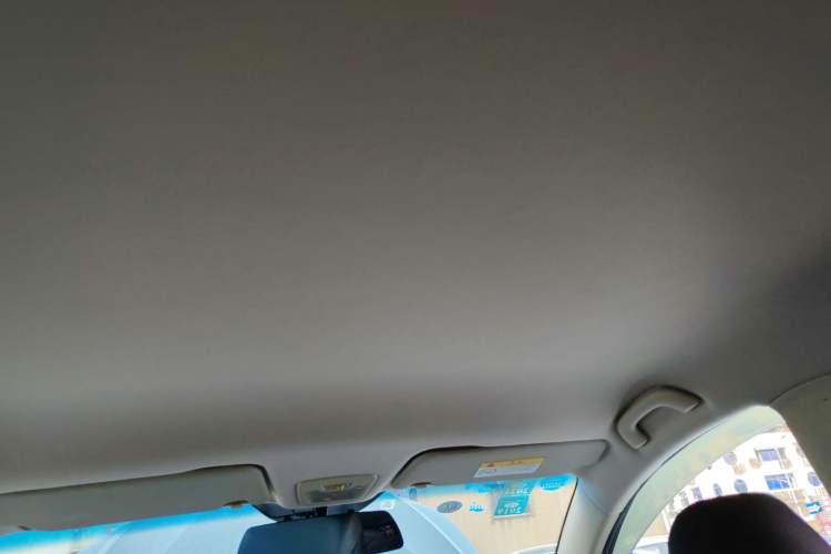 Used Baojun 560 2015 1.8L manual Comfort trim level Headliner