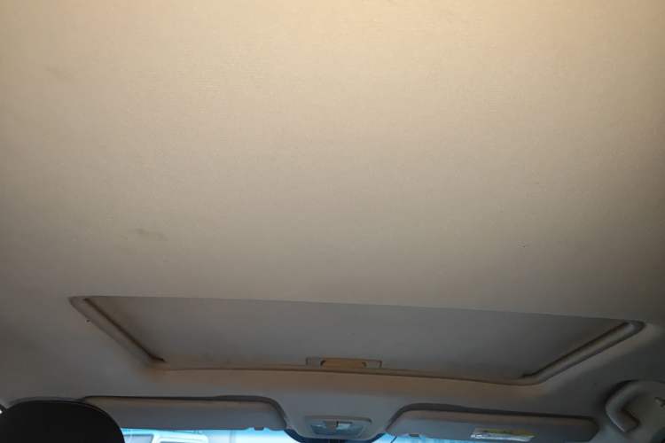 Used Baojun 560 2015 1.8L manual luxury version Headliner