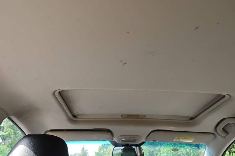 Used Baojun 560 2015 1.8L manual luxury version Headliner