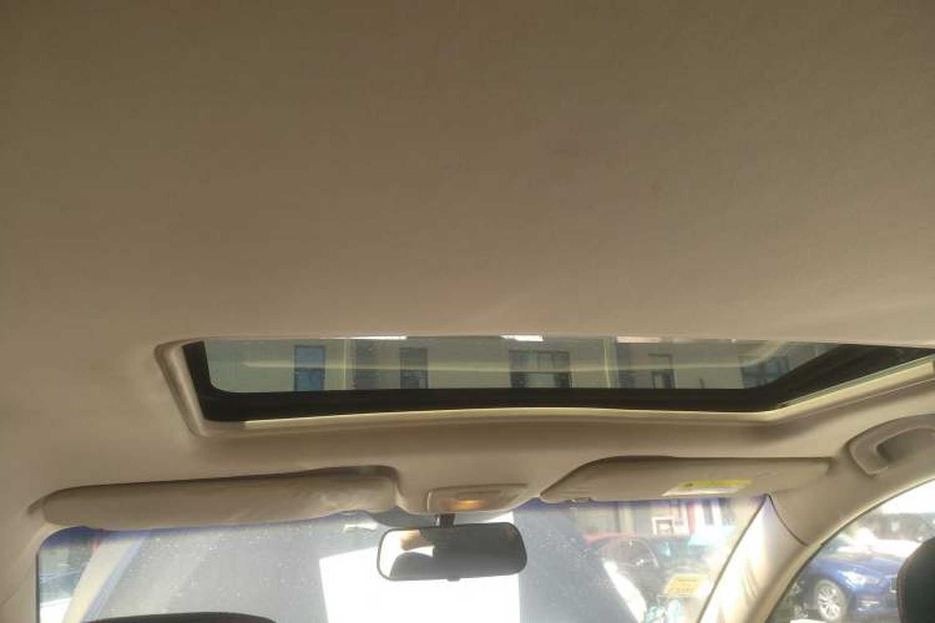 Used Baojun 560 2015 1.8L manual luxury version Headliner