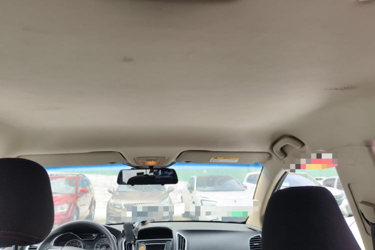 Used Baojun 560 2015 1.8L manual Comfort trim level Headliner