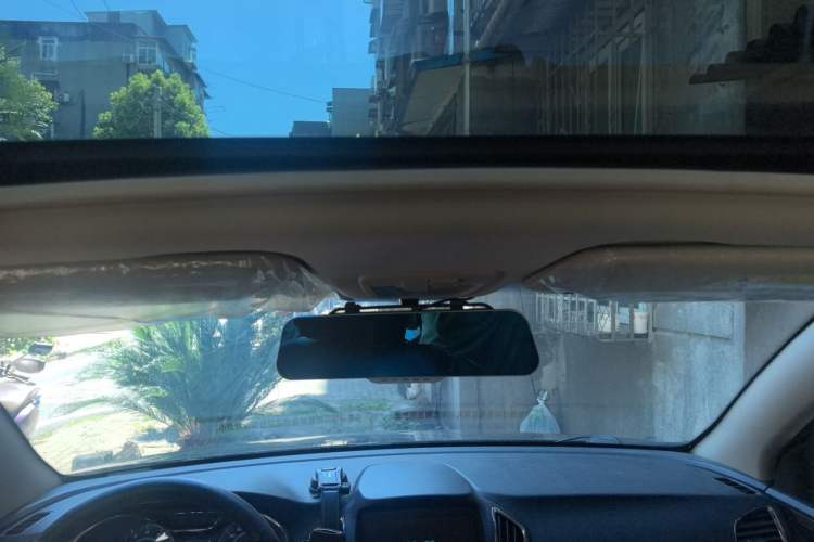 Used Baojun 560 2015 1.8L manual luxury version Headliner